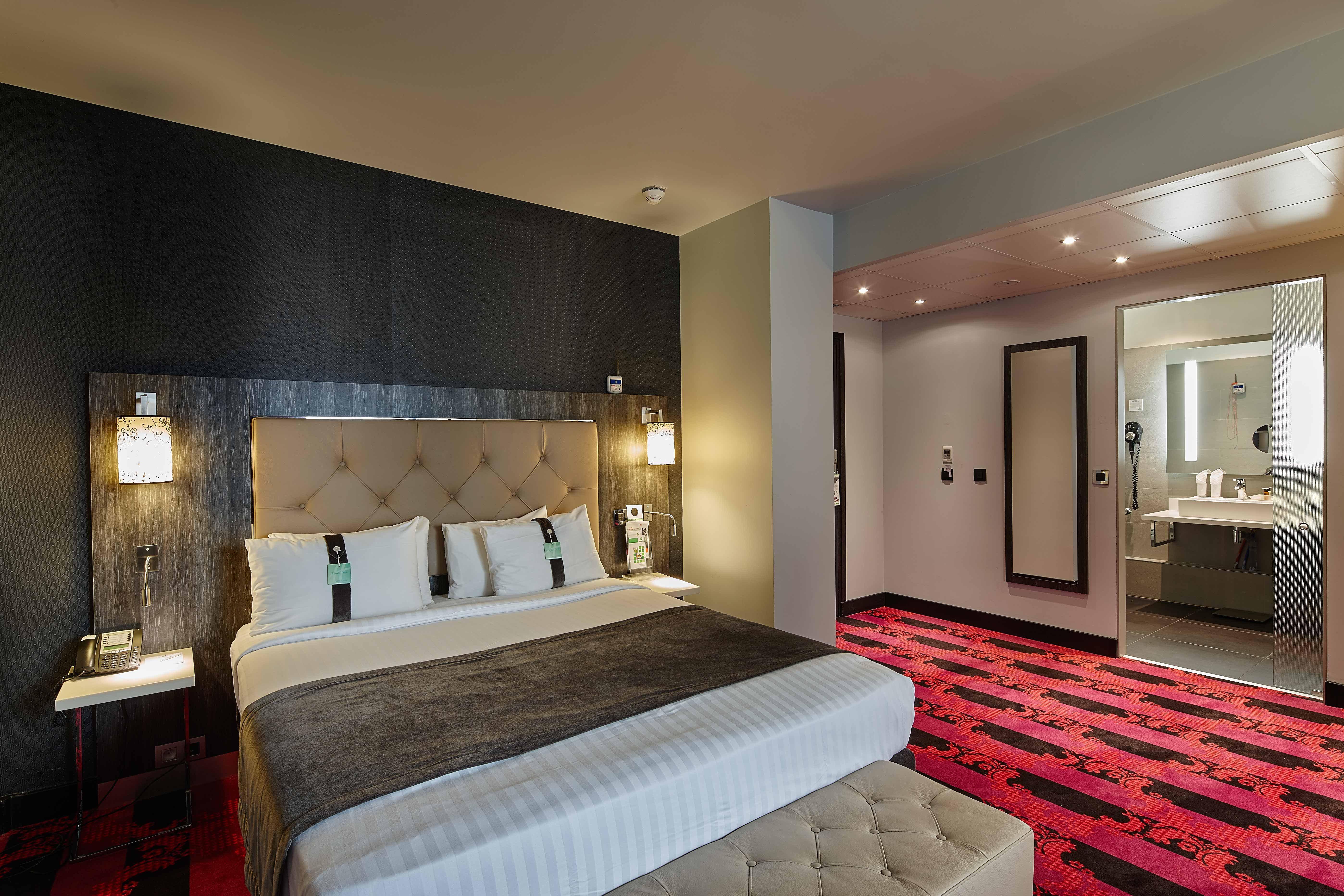 Doubletree By Hilton Paris Bougival Hotel Ngoại thất bức ảnh