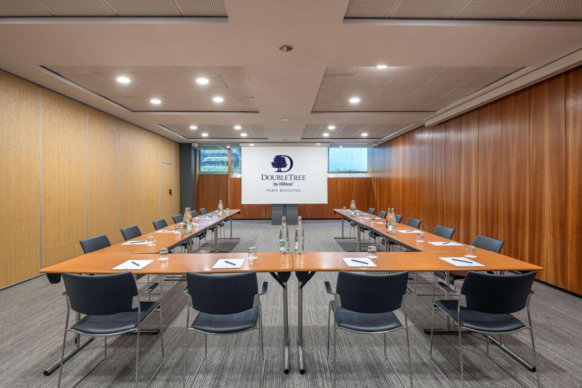 Doubletree By Hilton Paris Bougival Hotel Ngoại thất bức ảnh
