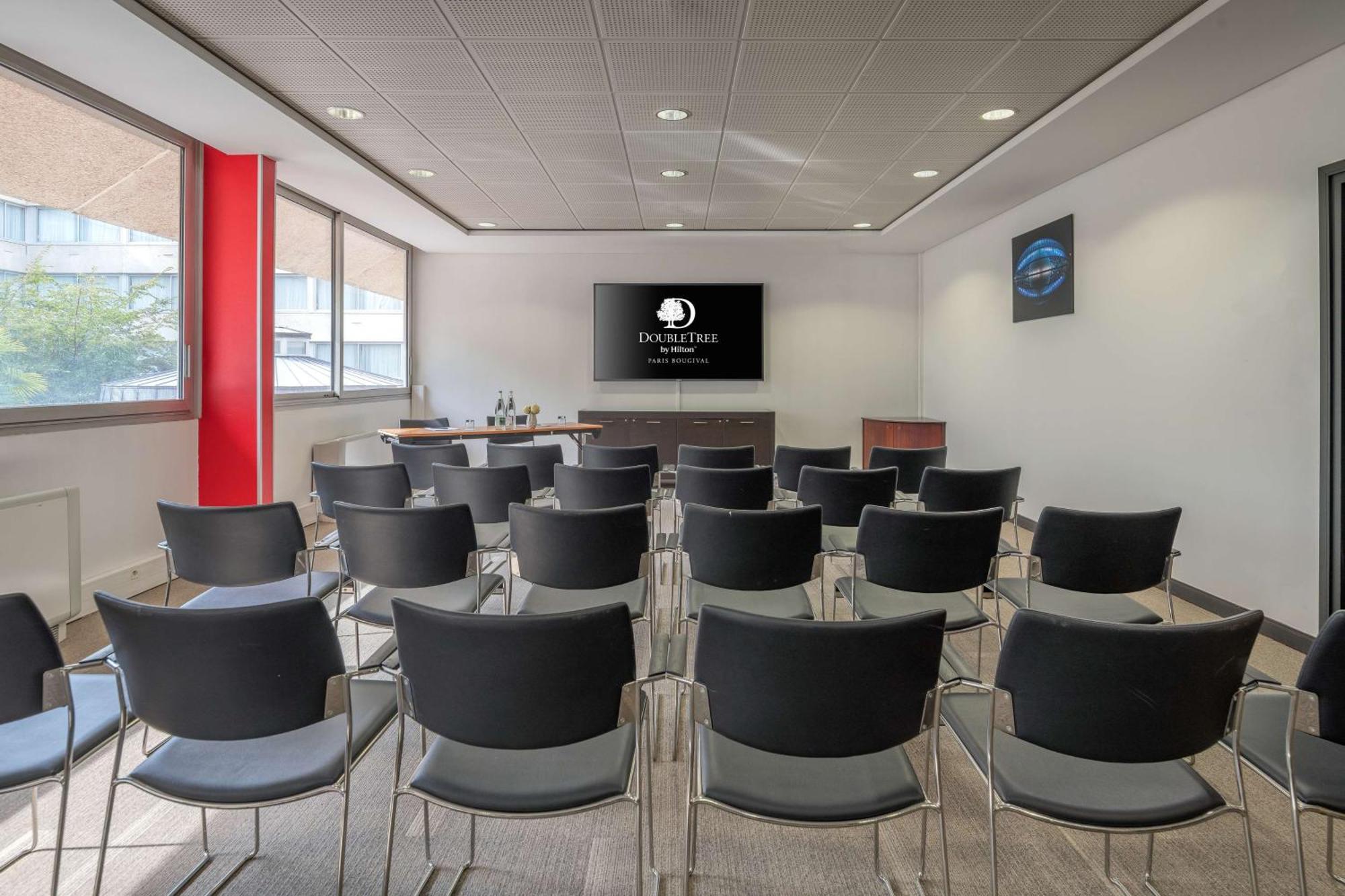 Doubletree By Hilton Paris Bougival Hotel Ngoại thất bức ảnh