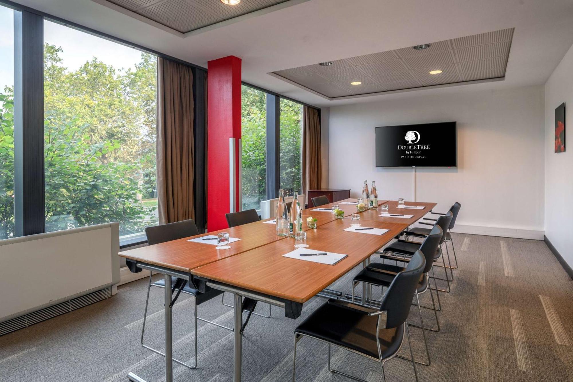 Doubletree By Hilton Paris Bougival Hotel Ngoại thất bức ảnh