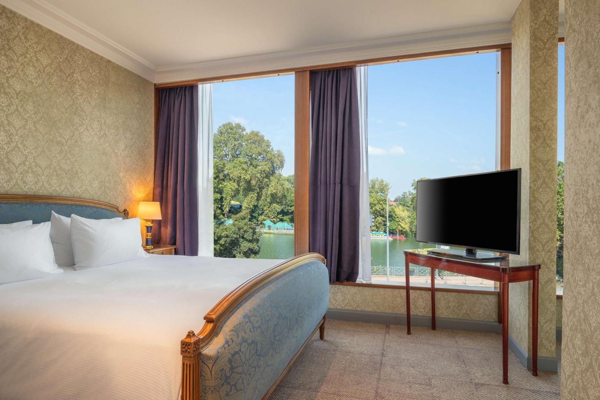 Doubletree By Hilton Paris Bougival Hotel Ngoại thất bức ảnh