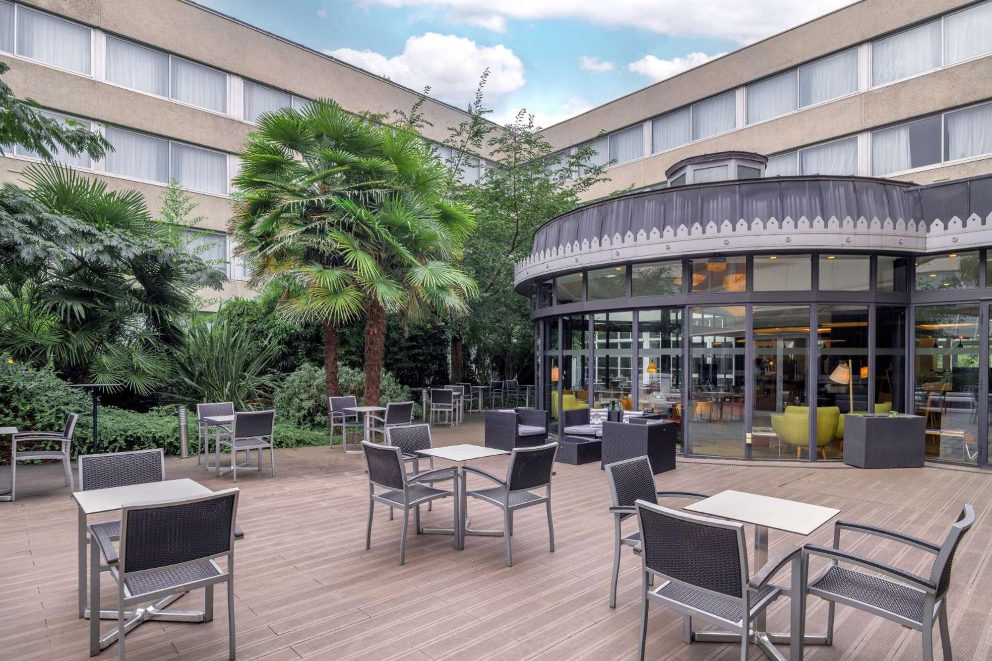 Doubletree By Hilton Paris Bougival Hotel Ngoại thất bức ảnh